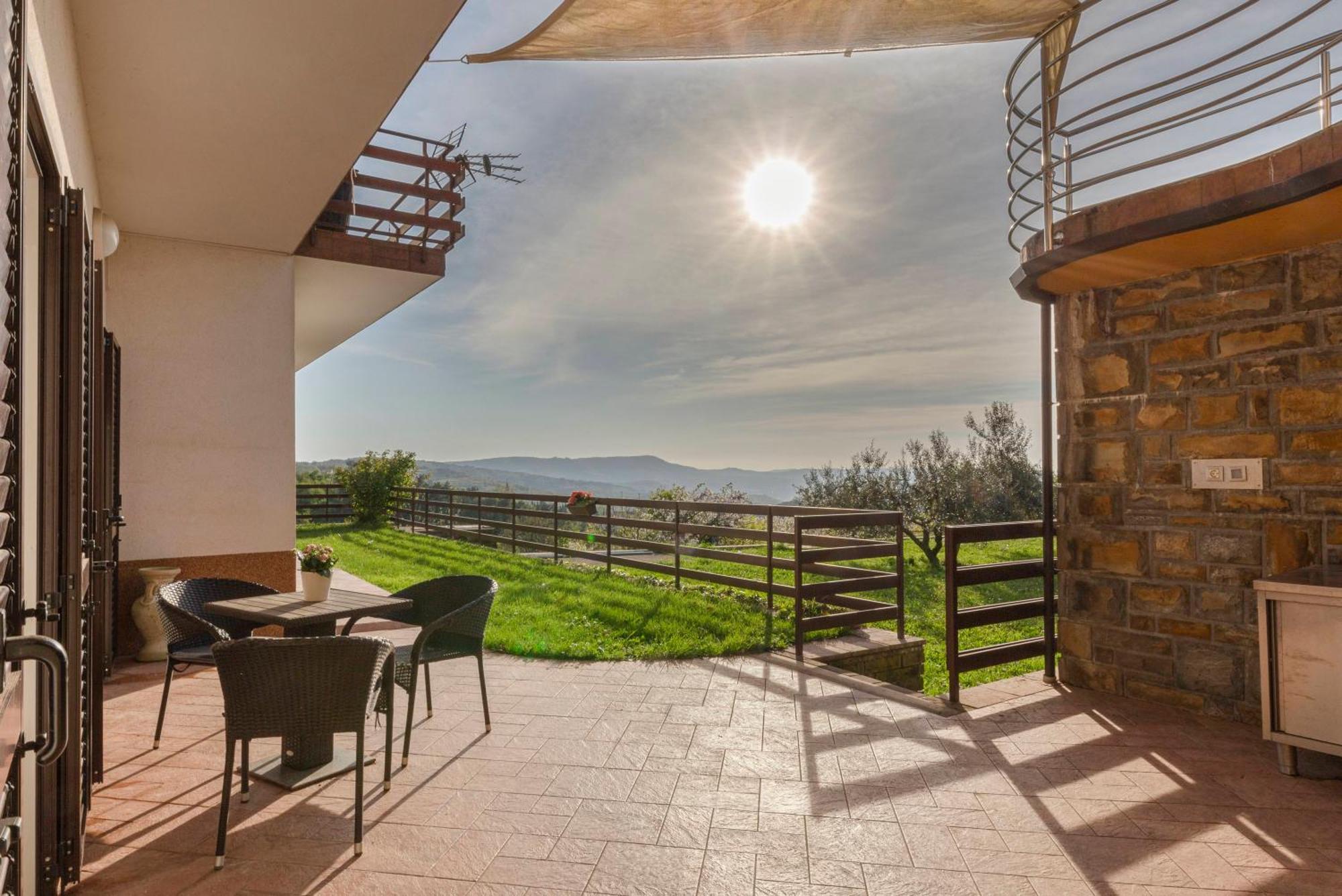Apartments Souranded By Forest With Sea View Копер Екстер'єр фото